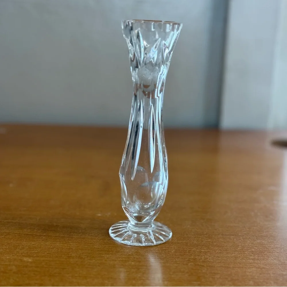 Vintage small etched crystal bud vase‎